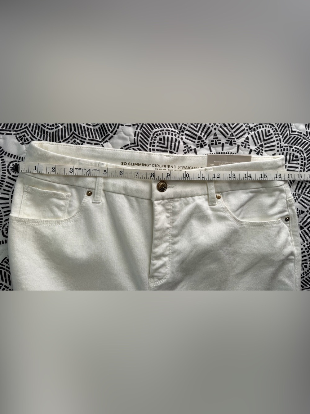 Chicos So Slimming Girlfriend Straight Leg Jeans White 10R 1.5R Alabaster NEW - Picture 8 of 16